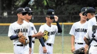 野手6人がサングラス着用　夏8年ぶり甲子園狙う龍谷大平安に集中力