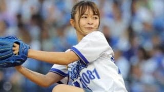 スカート履いてるのに…お構いなしの豪快足上げ　30歳美女が「一生可愛い」「勝利の女神」