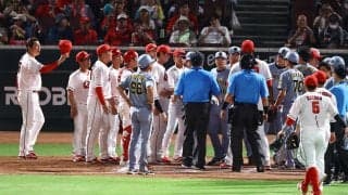 【阪神】球場一時騒然で警告試合が宣告　ハーンの大山への死球から両軍グラウンドに入り乱れる
