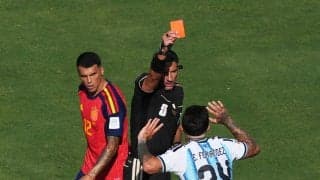 アルゼンチンに痛恨の退場者…後半ＭＦフェルナンデスが２枚目の警告　試合は延長戦へ