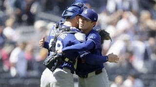 「彼がうちのエースなんだ」無四球完投で10勝目の山本由伸を指揮官が大絶賛　“528億円”の契約は「十分に元が取れている」