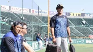 ＤｅＮＡ藤浪晋太郎が甲子園に“凱旋”　移籍後初めてかつての本拠地へ　ＯＢと旧交を温める　２２日に古巣初対戦予定