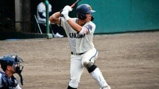 「仕事をする」打球はセンター越え　二塁打放った佐伯鶴城の嶋原選手