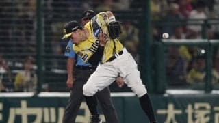 【阪神】危ない！　DeNA宮崎の鋭い打球が佐藤輝明を強襲　スタンドから悲鳴上がる