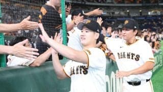 巨人　仲良しコンビで首位タイ浮上　粘投の井上に笹原満塁一掃打で９勝目プレゼント　並んでお立ち台「うれしいっす」と笹原