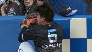 【ロッテ】西川史礁が負傷交代　打球を追いかけフェンスに激突　担架で運ばれる