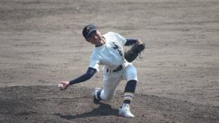 小松の窮地を救った"秘密兵器"！離島育ちの2年生アンダースローが好救援で2年連続の8強導く【愛媛】