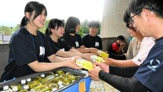 「小児がん患者へ支援を」高校生が呼びかけ　球場でレモネードを販売
