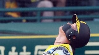【阪神】なぜ入らん…佐藤輝明が森下翔太が天を仰ぐ　快音残した打球がフェンス手前で失速