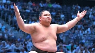 “史上最強の新弟子”旭富士、２戦ぶり勝利の５勝目　