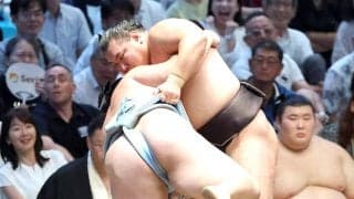豊昇龍が７勝目　琴勝峰を下し、３連敗を免れる