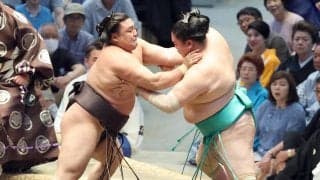 綱取りの霧島が２敗を守る　一山本を退ける　ハイレベル優勝争い、ぎりぎりの土俵が続く