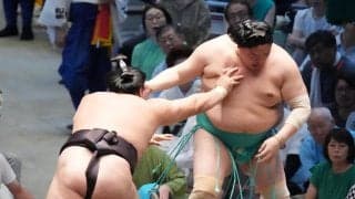 綱とりの大関霧島は２敗守る　安青錦が単独首位、２敗が５人で追う