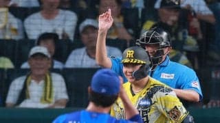 【阪神】大山悠輔、死球にも大人の対応　藤浪のすっぽ抜けカーブが尻付近に直撃