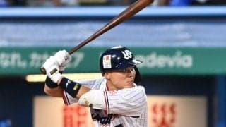 打席途中で交代の中村、三振が記録される珍事　顔面に打球直撃…代打・古賀が見逃し三振も
