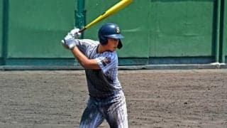 公式戦初出場で走者一掃の適時打　4強入りの明石商・足立選手