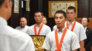 「令和初の宮崎県1勝」　日南学園が知事訪問、甲子園で活躍誓う