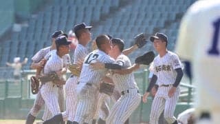 【高校野球】明石商が劇的勝利　9回に追いつき延長タイブレーク制して決勝へ／兵庫