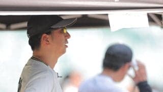 阪神・藤川監督が巨人選手に取り囲まれてうれしそう！オールスター出場選手からあいさつ受ける　首位攻防３連戦を前に和やかシーン