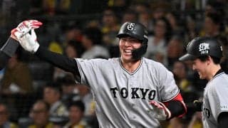 【巨人】主役はルーキー小浜佑斗「まさかスタンドまで行くとは」プロ１号が延長戦での勝ち越しV弾