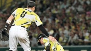 阪神・佐藤輝　サヨナラ機に三振　逆転被弾の才木の肩たたく歩み寄り　１６打席ぶり安打も勝利には繋がらず