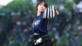 父は西武OB、ミニスカ美女が豪快投球「単純にすごすぎる」　ファン興奮「めっちゃ可愛い」