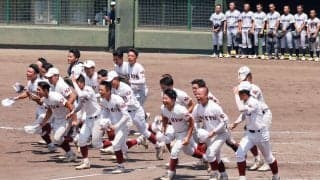 【高校野球】伝統校・耐久が快挙！熊野を下し初の決勝進出“田舎のいいやつ”野崎が活躍／和歌山