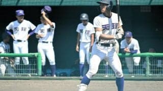 適時打含めて3安打放った天理・関村選手「100点」と満面の笑み