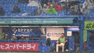 ヤクルト-広島戦が降雨中断　延長戦開始前に突如雨脚が強まる