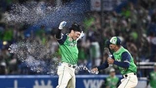 ヤクルト２試合連続サヨナラ勝ち！延長十回に代打・古賀が右犠飛で決めた　九回２死からキハダが同点許すも執念で７月初の３連勝