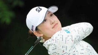 【女子ゴルフ】１９歳加藤麗奈が単独首位守り後半へ　皆吉愛寿香が１差追走　初優勝かけ伸ばし合い