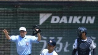 兵庫大会　社のエースが緊急降板→おんぶされベンチへ引き揚げる　クーリングタイム明けに左足痛めたか　スタンドがざわつく