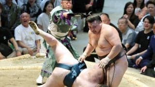安青錦が優勝決定ともえ戦を制し、３場所ぶり３度目の優勝　３敗で並んだ霧島、熱海富士に勝つ　大の里は９勝で終える