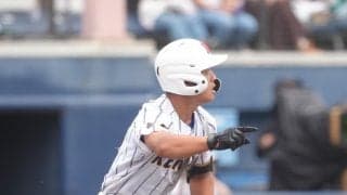 【高校野球】Ｖ弾の健大高崎・神崎翔斗「歴代の先輩方もやっていて自然に」応援席へこぶし上げた