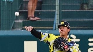 【阪神】ヒヤリ…立石正広が中継へワンバウンド送球　遊撃元山飛優がはじき、二塁への進塁を許す