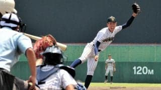 想定外のエース降板で結束　終盤の猛攻で甲子園決める　鳥取城北
