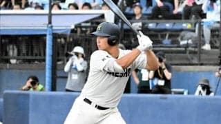 初球からバットを振り抜き、チームに勢い　前橋商・林佑磨選手