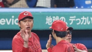 【広島】新井監督、７回無死満塁から投入し３失点の鈴木健矢に「内容的には良かった」／一問一答