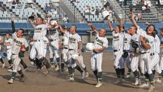 箕面学園が初の決勝進出　十一回劇的勝利　山田監督の母校、履正社と対決へ「生徒にとっては勝つしかない相手」