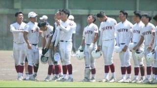 耐久は涙　智弁和歌山との激闘敗れ悲願の夏初出場はならず　執念同点直後の八回に守備綻び、悪送球で決勝点献上