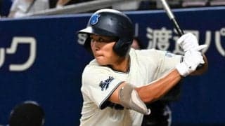 声で引っ張る背番号20の三塁コーチャー　中部大春日丘・和辻主将