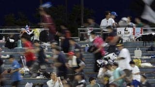 観客がイニング間に大移動！？　外野席をファンが移動し両軍を応援する異例の光景【フレッシュ球宴】