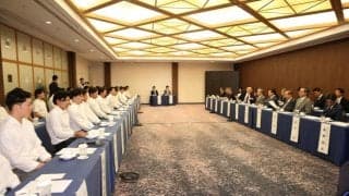 日本プロ野球選手会と１２球団オーナーらの異例の会談がスタート