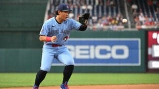 岡本和真の“超速反応”に「鳥肌が立った」　敵軍メディアも唖然…衝撃守備が「うますぎる」