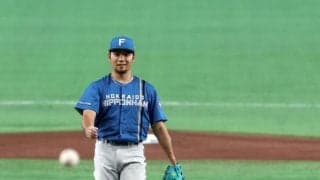 日本ハム・伊藤　前代未聞のマイク着用で投球　「三振取りたいですね」と宣言も中前打に「うわー」　併殺奪うと「狙い通りでしたね」