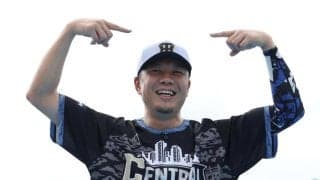 えっ！？中日・大野雄大が阪神のユニホームで球場入り　宿舎にユニ未着のハプニング発生も「夢かないました」「ええ感じにタイガースのユニホーム着られた」