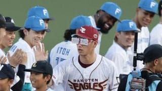【球宴】楽天辰己涼介、楽天カードマンのバージョンアップした姿で登場