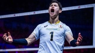 【バレー】日本男子、第３セットは２５-１６大差で連取　中国に２－１でリード　４強入りへあと１セット！　石川祐希がベンチスタートも途中出場メンバー奮起…完全アウェーの中国戦