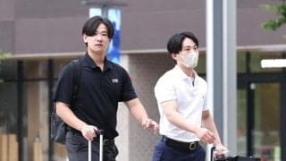 【巨人】球宴終えた選手が帰京　３盗塁の浦田俊輔、敢闘賞の大城卓三ら
