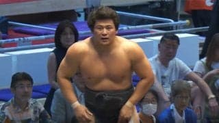 「俳優だろこれ」背筋力265キロのイケメン力士、場所中に“突如”イメチェン “激変”ぶりが話題 がっつりオールバック姿に「似合ってるね」